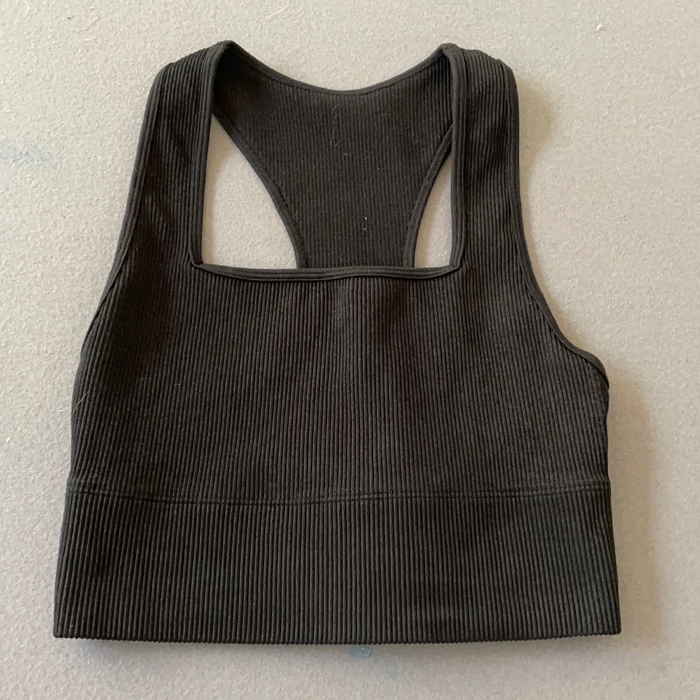 black workout bra top